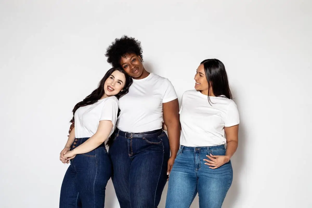Estilo e elegância: como escolher o look perfeito de festa para mulheres plus size