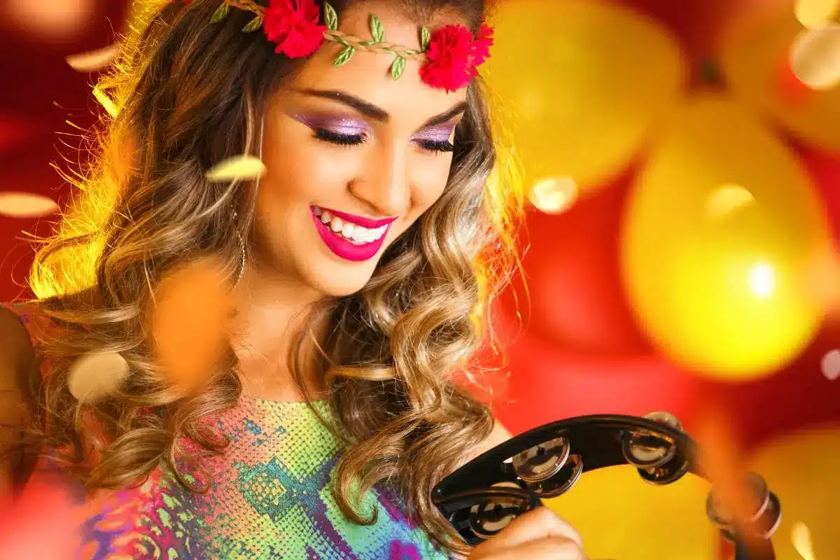 Deixe sua imaginação fluir: ideias incríveis de acessórios para completar seu look de carnaval