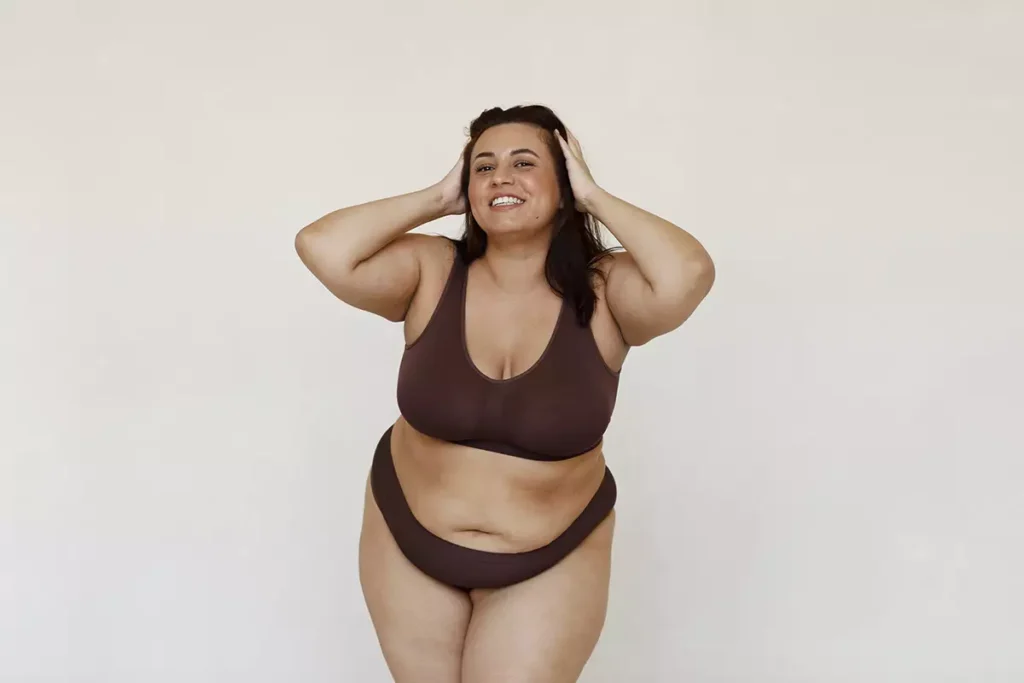 Biquíni plus size: como encontrar o modelo ideal para cada tipo de corpo