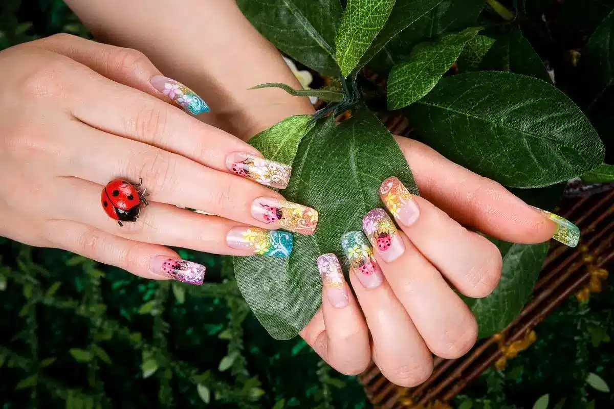 Conheça os diferentes tipos de unhas postiças disponíveis no mercado