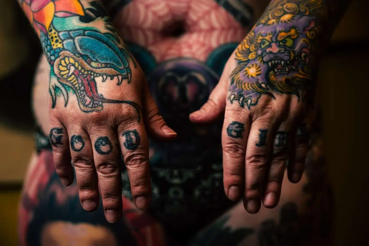 Por que a tatuagem feminina delicada é uma escolha cada vez mais popular?